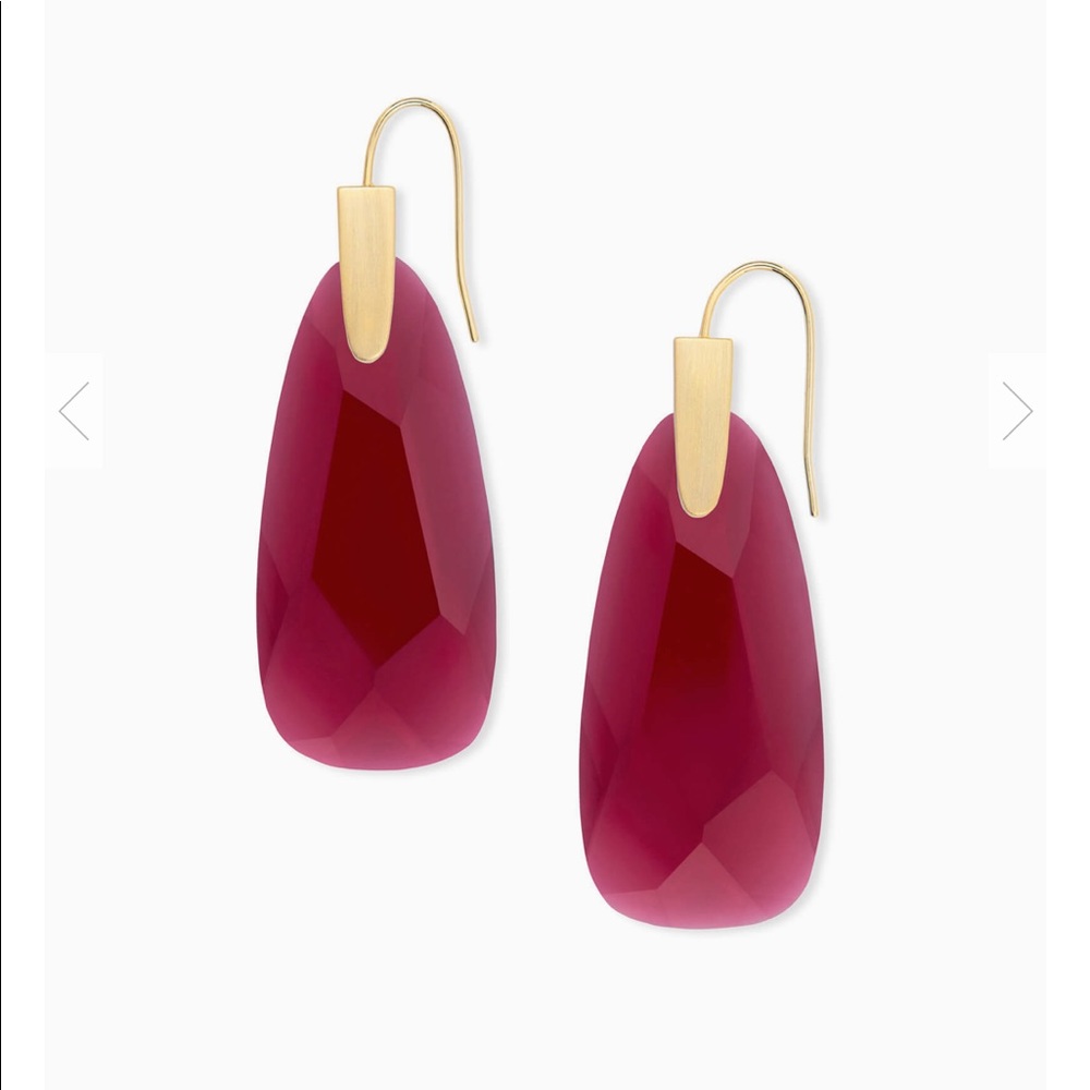 Kendra Scott maize gold drop earring.